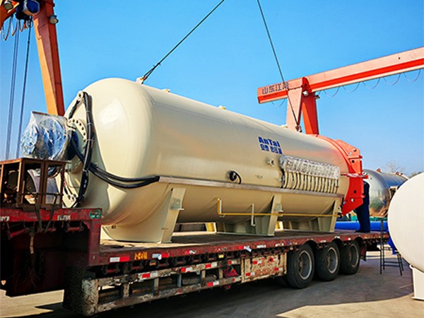 汽車內(nèi)飾碳纖維熱壓罐發(fā)貨現(xiàn)場(chǎng)